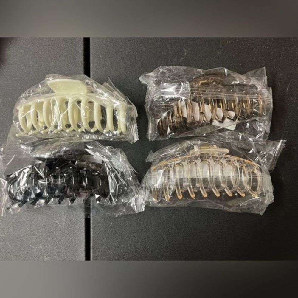 Set‎ of 4 large hair clips